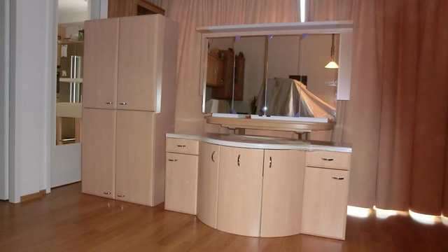 Spiegelschrank + Waschtisch inklusive Unterschränke